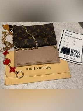 ✨ Louis Vuitton Monogram Bucket PM Pouch | Authenticated ✨
